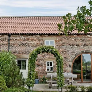 https://cherry-tree-barn.yorkshirehotels.net